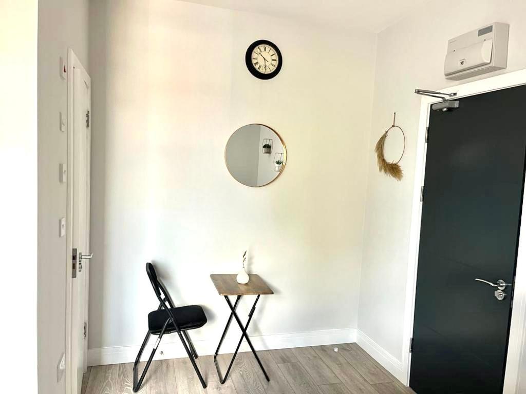 Southall Suites By Gh Stays Экстерьер фото